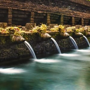 Wisata-tirta-empul-bali